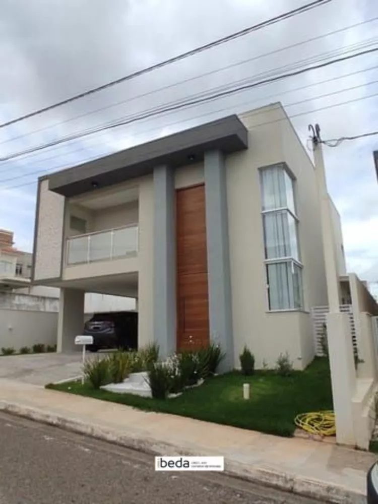 Casa de Condomínio à venda com 4 quartos, 260m² - Foto 1