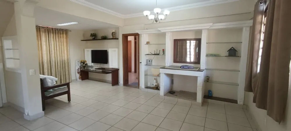 Casa, 5 quartos, 300 m² - Foto 1