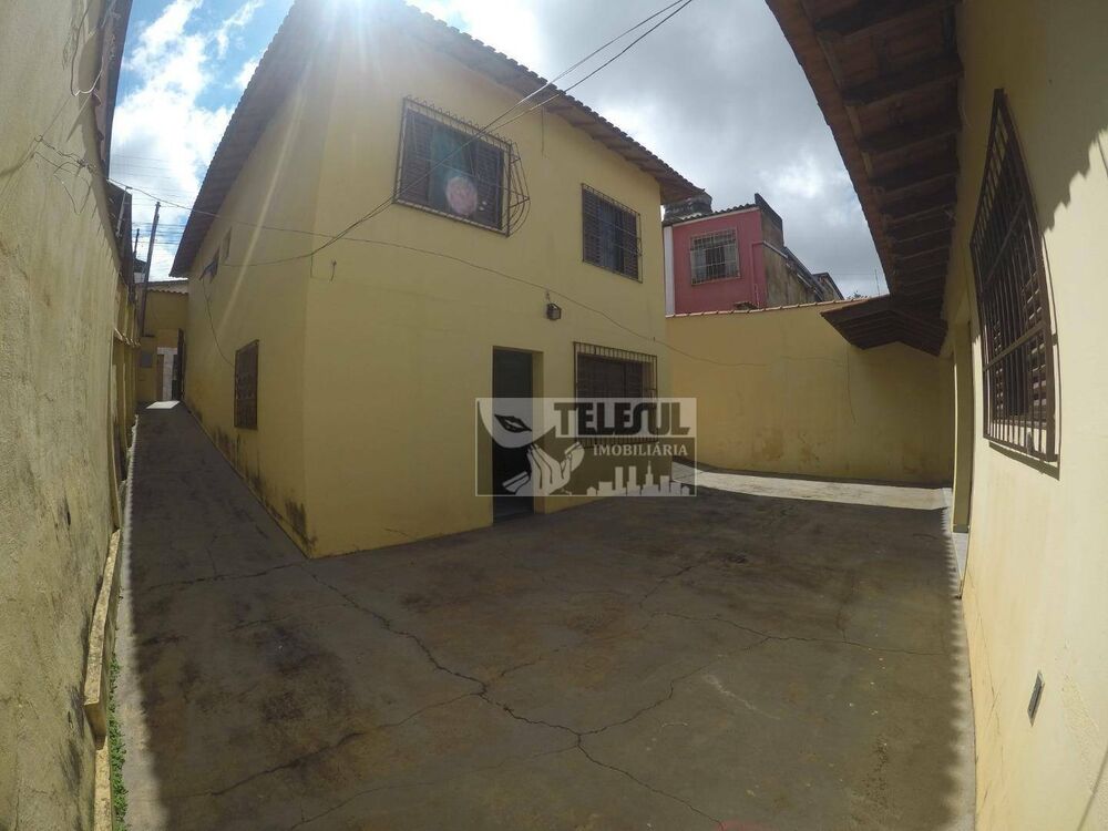 Casa à venda com 2 quartos, 200m² - Foto 7