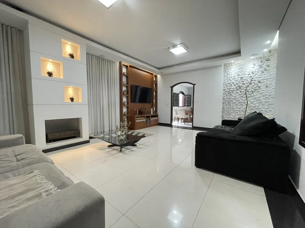Casa, 4 quartos, 360 m² - Foto 1