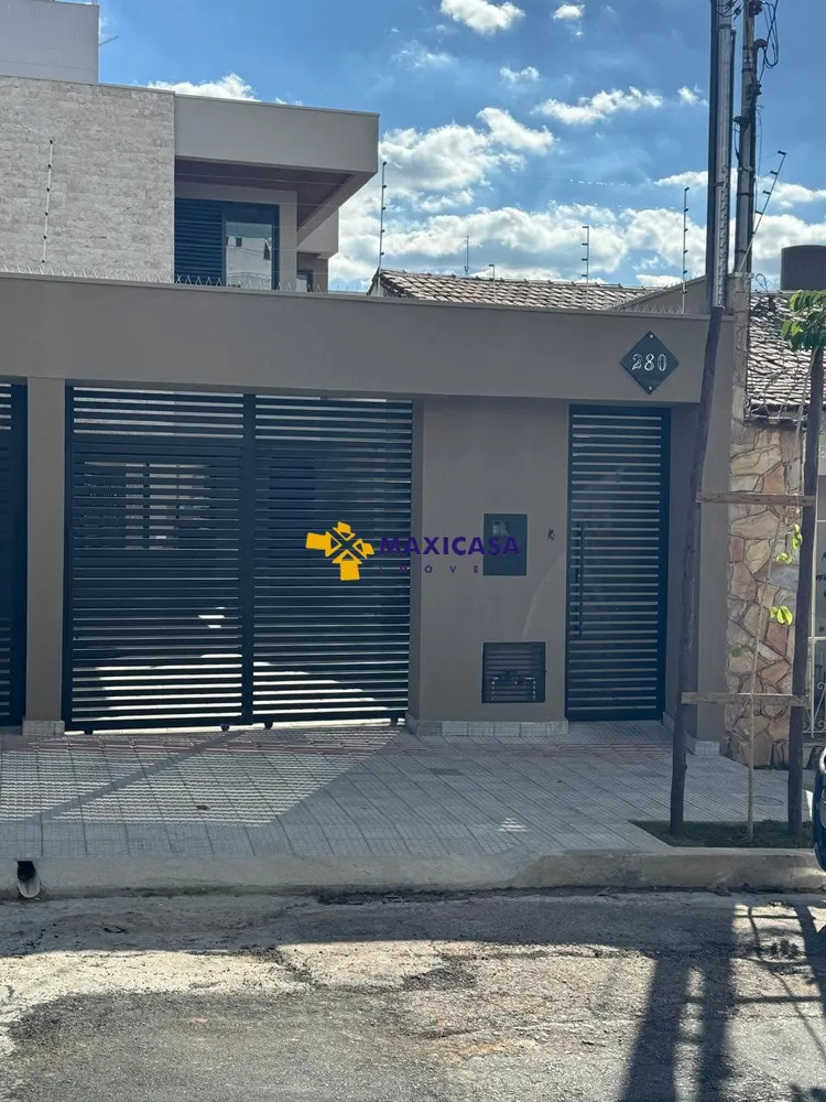 Casa, 4 quartos, 180 m² - Foto 1