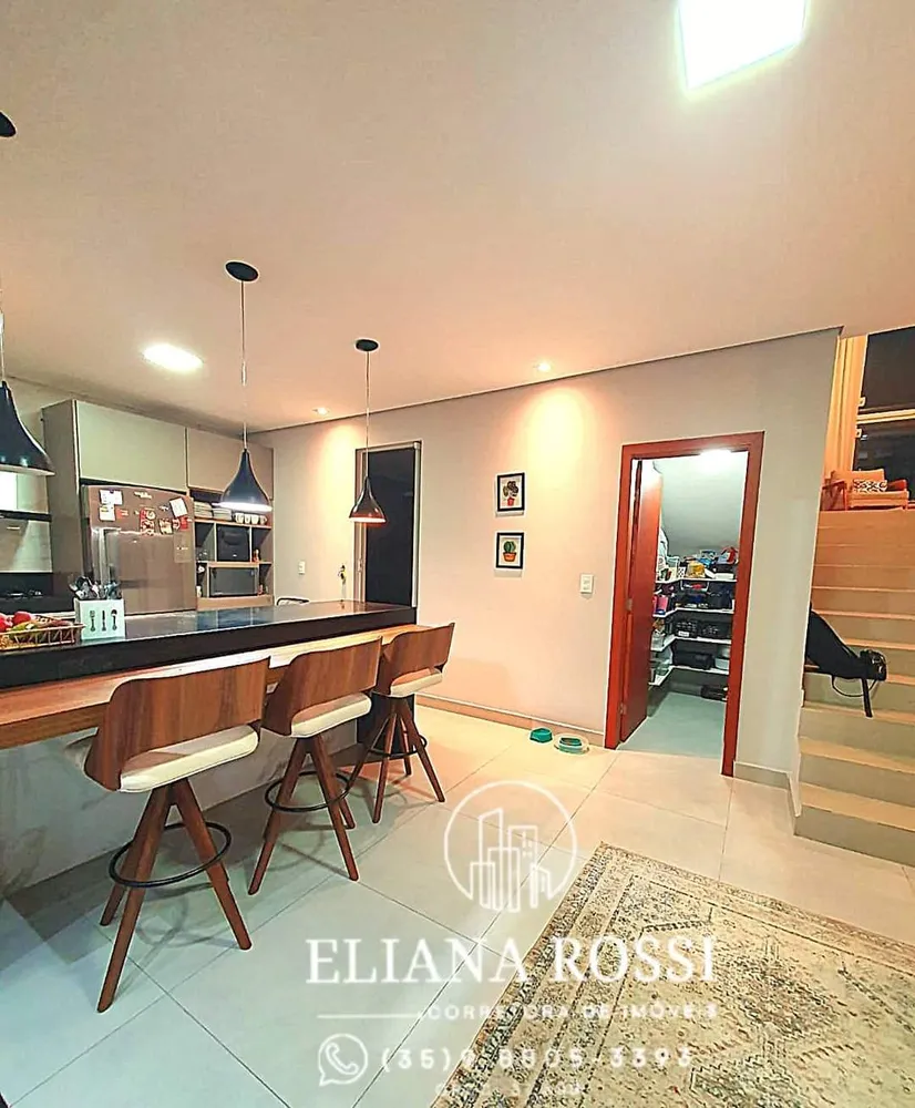 Casa, 3 quartos, 277 m² - Foto 1