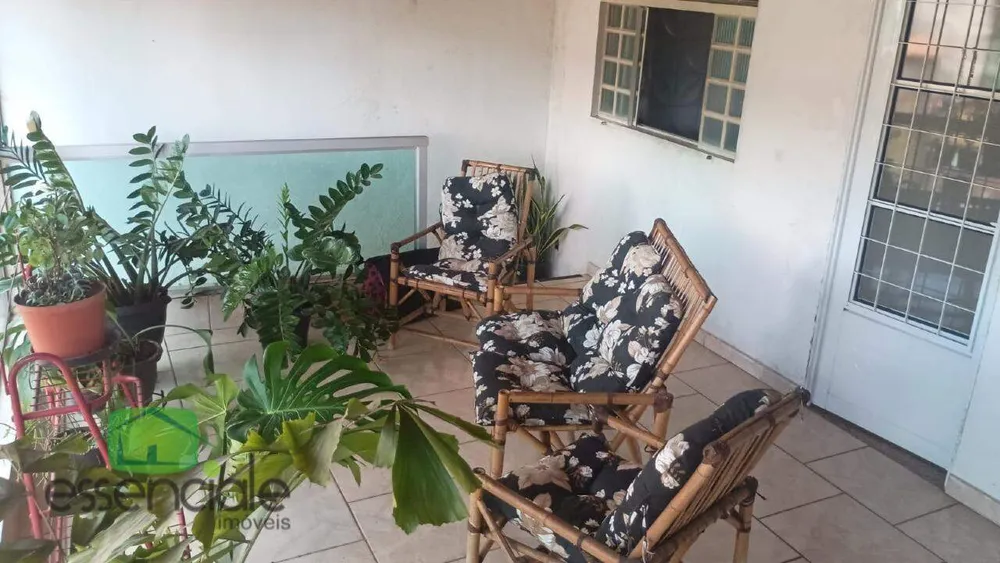 Casa, 4 quartos, 210 m² - Foto 1