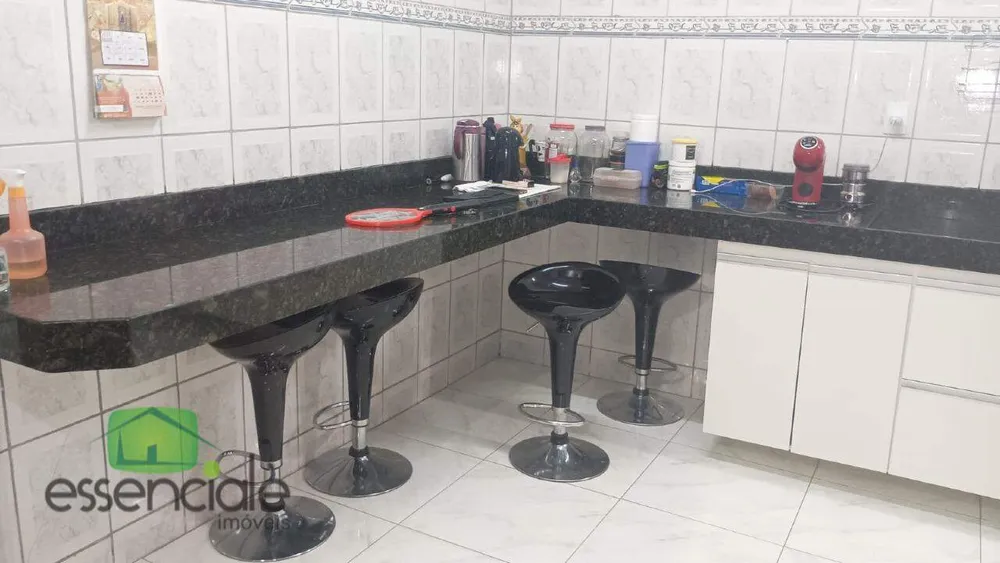 Casa, 4 quartos, 210 m² - Foto 4