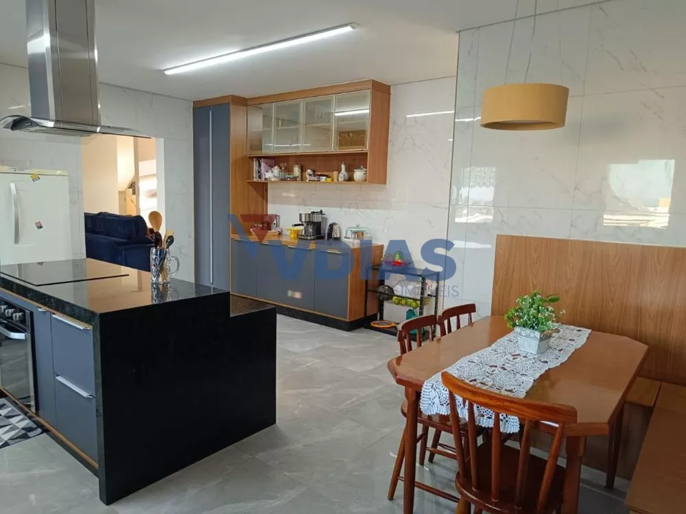 Casa de Condomínio à venda com 3 quartos, 1600m² - Foto 5