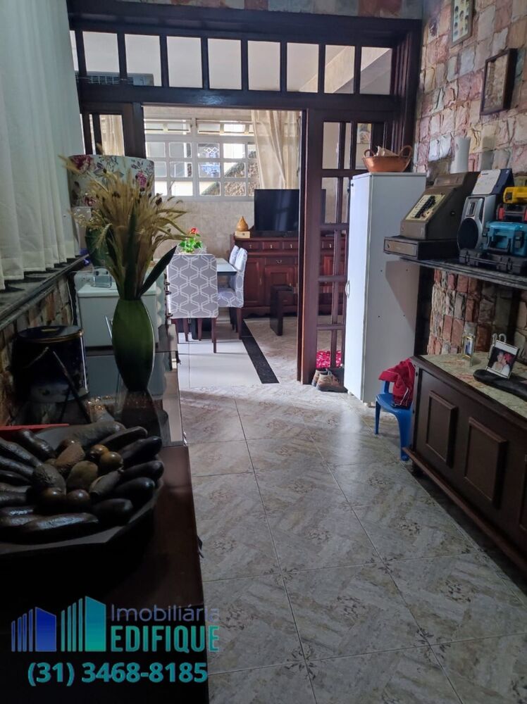 Casa à venda com 8 quartos, 360m² - Foto 4