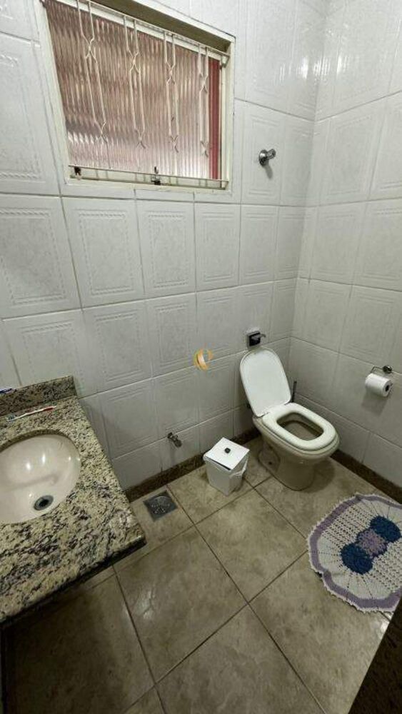 Casa à venda com 3 quartos, 229m² - Foto 3
