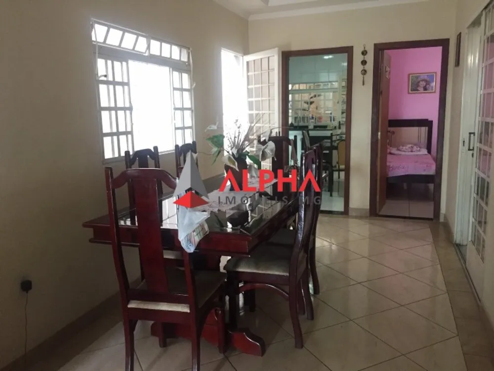 Casa, 3 quartos, 210 m² - Foto 1