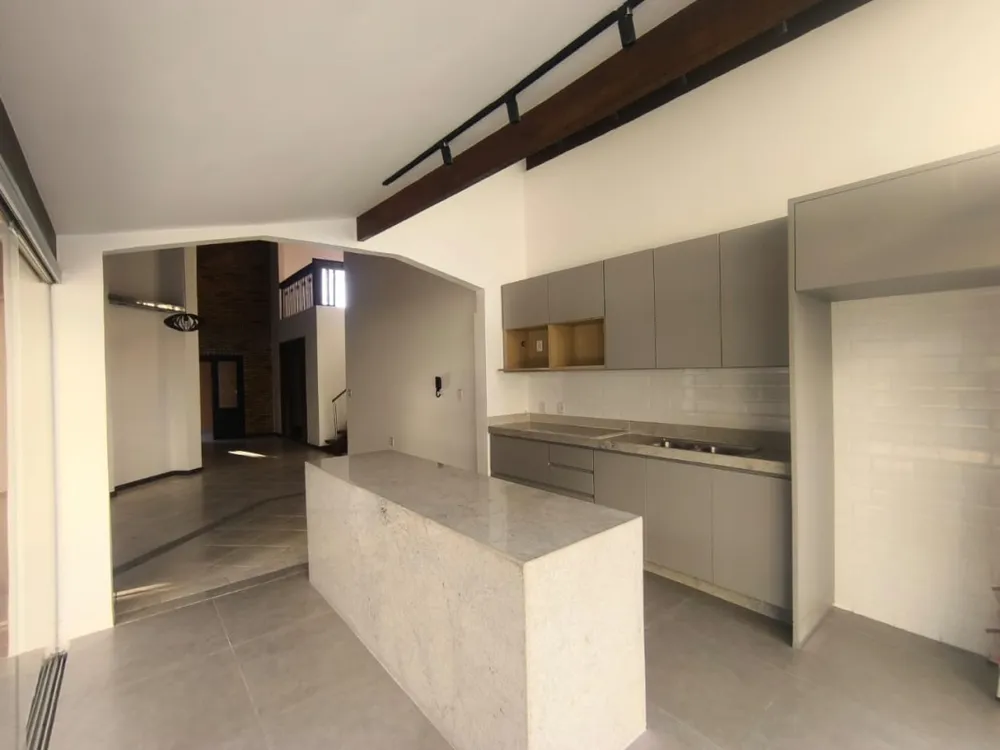 Casa, 3 quartos, 250 m² - Foto 3