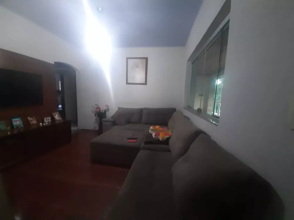 Casa à venda com 4 quartos, 360m² - Foto 2