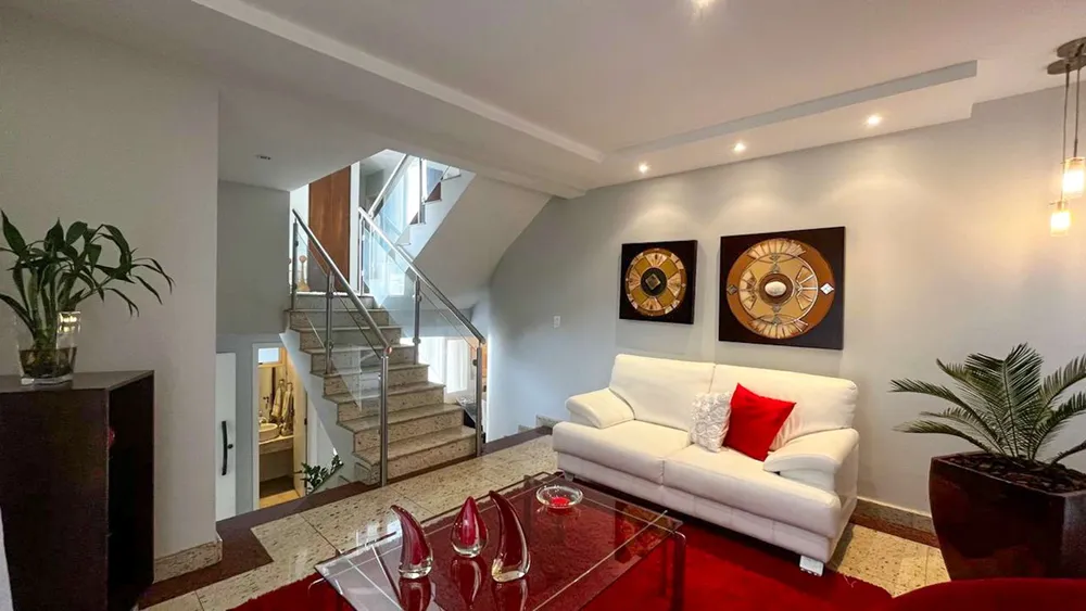 Casa, 4 quartos, 362 m² - Foto 1