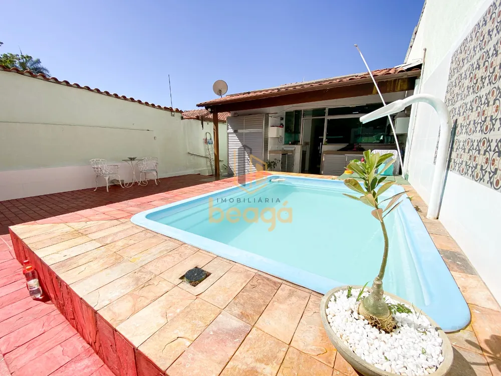 Casa, 4 quartos, 247 m² - Foto 1