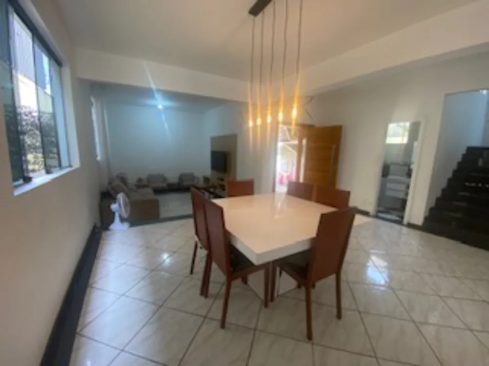 Casa, 4 quartos, 250 m² - Foto 2