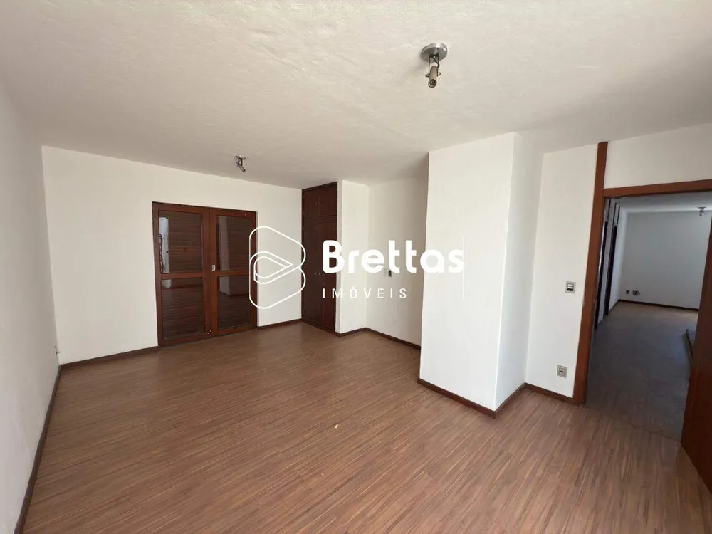 Casa, 4 quartos, 600 m² - Foto 3