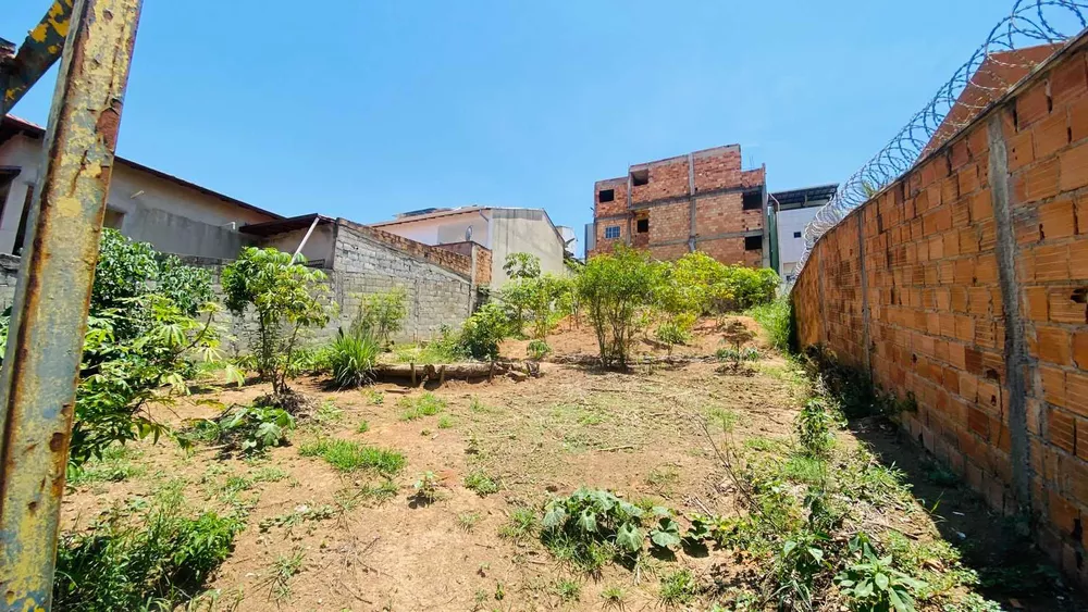 Terreno à venda, 360m² - Foto 1