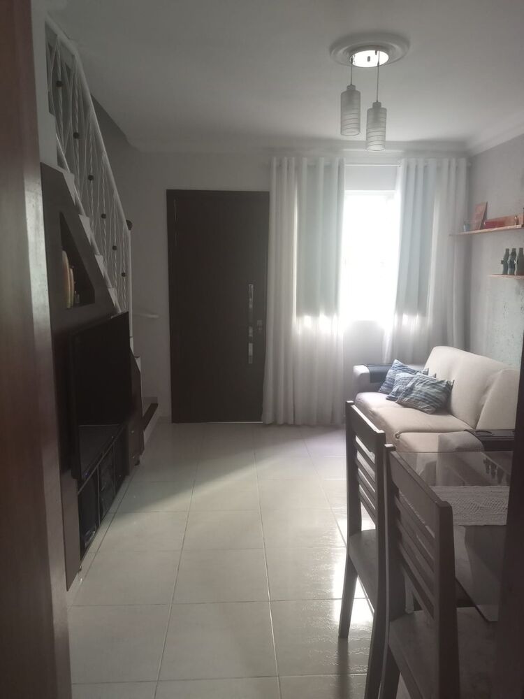Casa à venda com 2 quartos, 58m² - Foto 2