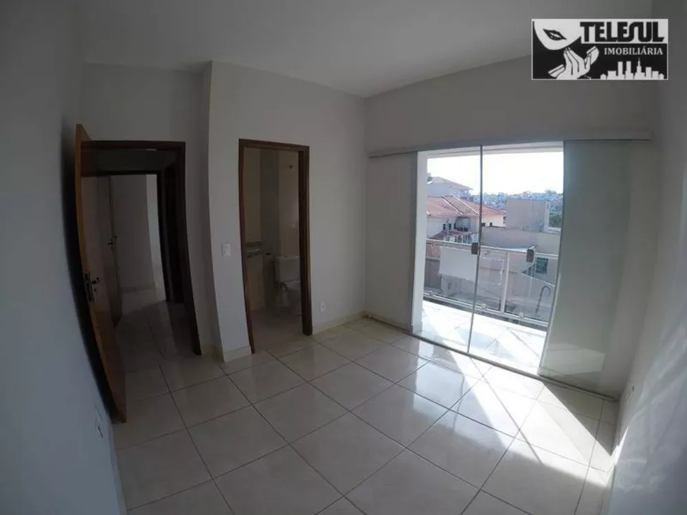 Apartamento à venda com 2 quartos, 325m² - Foto 2