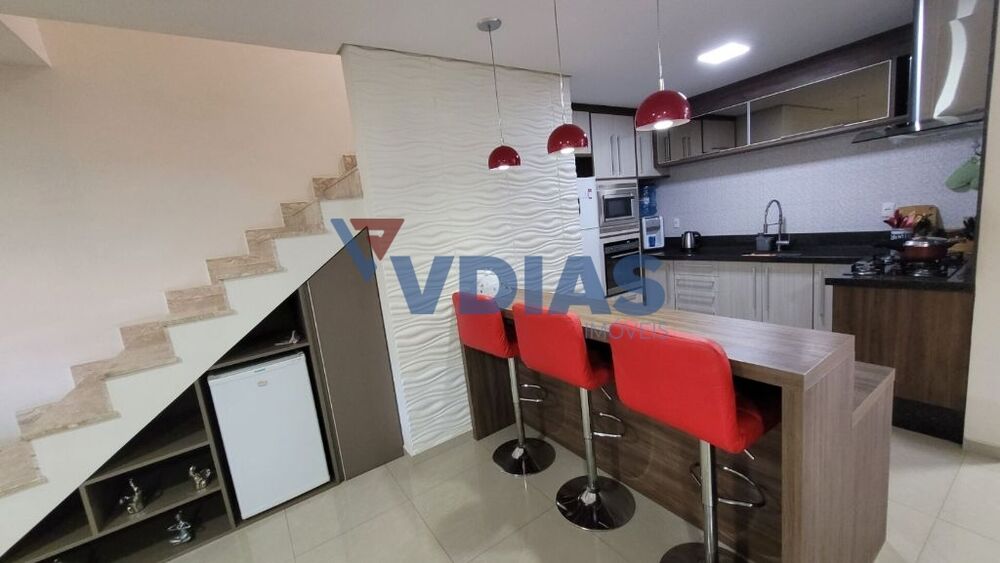 Casa à venda com 3 quartos, 204m² - Foto 2