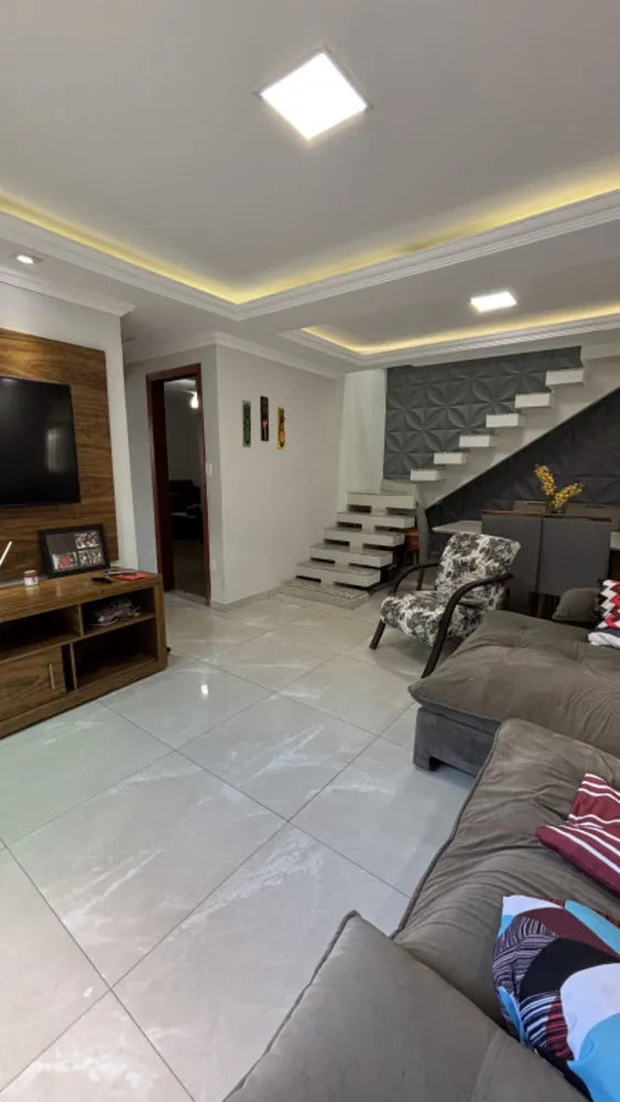 Casa, 3 quartos, 213 m² - Foto 2