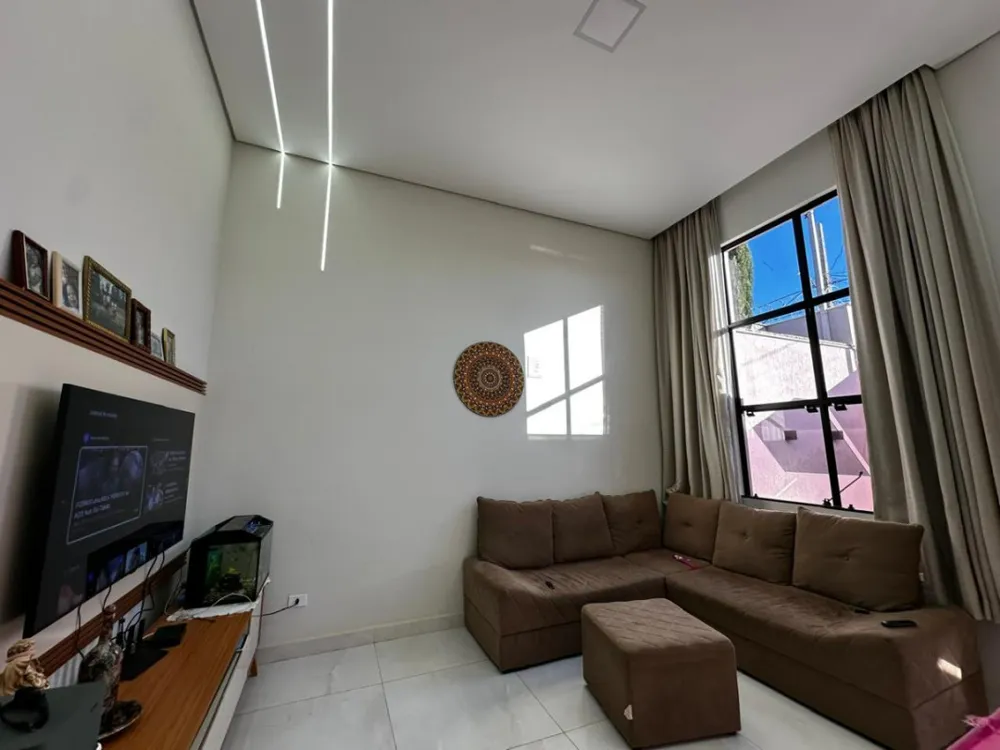 Casa, 3 quartos, 240 m² - Foto 2