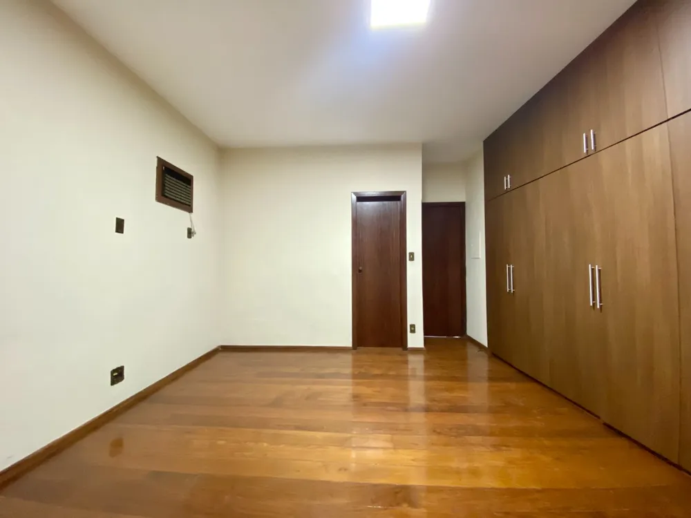 Casa, 4 quartos, 452 m² - Foto 11