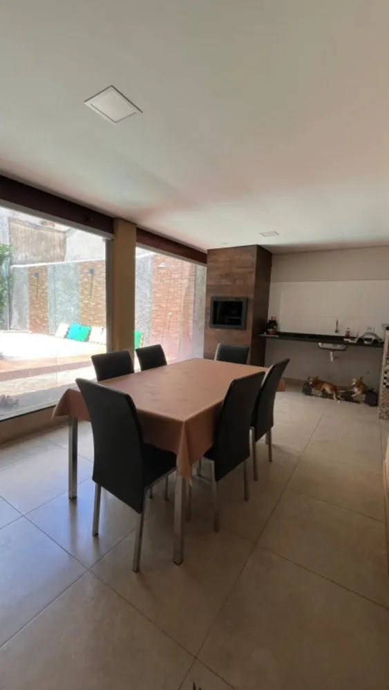 Casa, 3 quartos, 252 m² - Foto 8