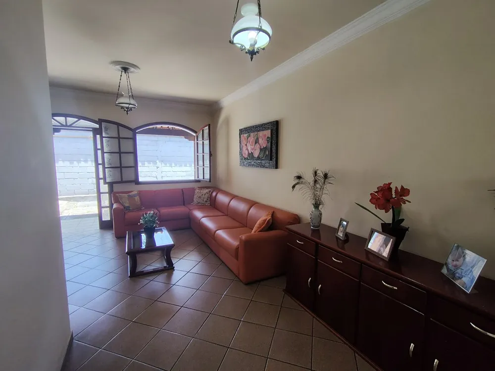Casa, 3 quartos, 224 m² - Foto 1