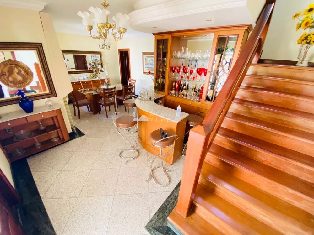 Casa à venda com 4 quartos, 360m² - Foto 1