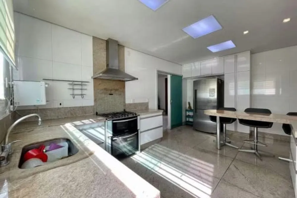 Casa, 4 quartos, 325 m² - Foto 2