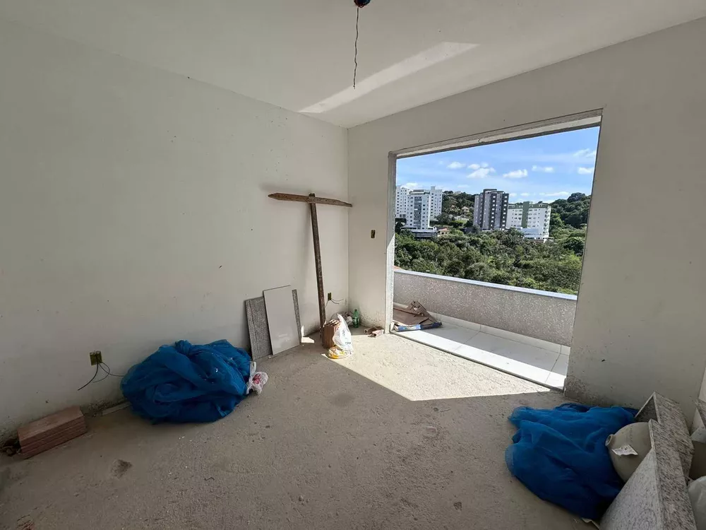 Apartamento à venda com 2 quartos, 63m² - Foto 2