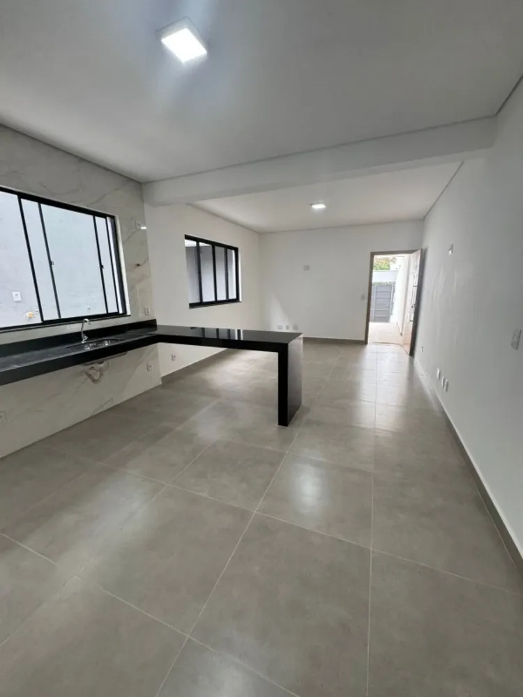 Casa, 3 quartos, 30 m² - Foto 1