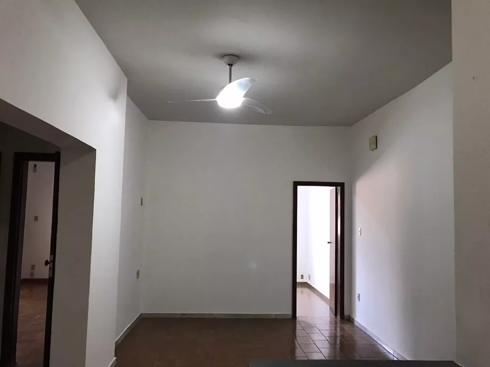 Casa para alugar com 4 quartos, 125m² - Foto 2