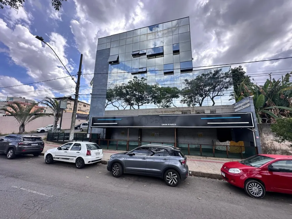 Loja-Salão, 600 m² - Foto 1