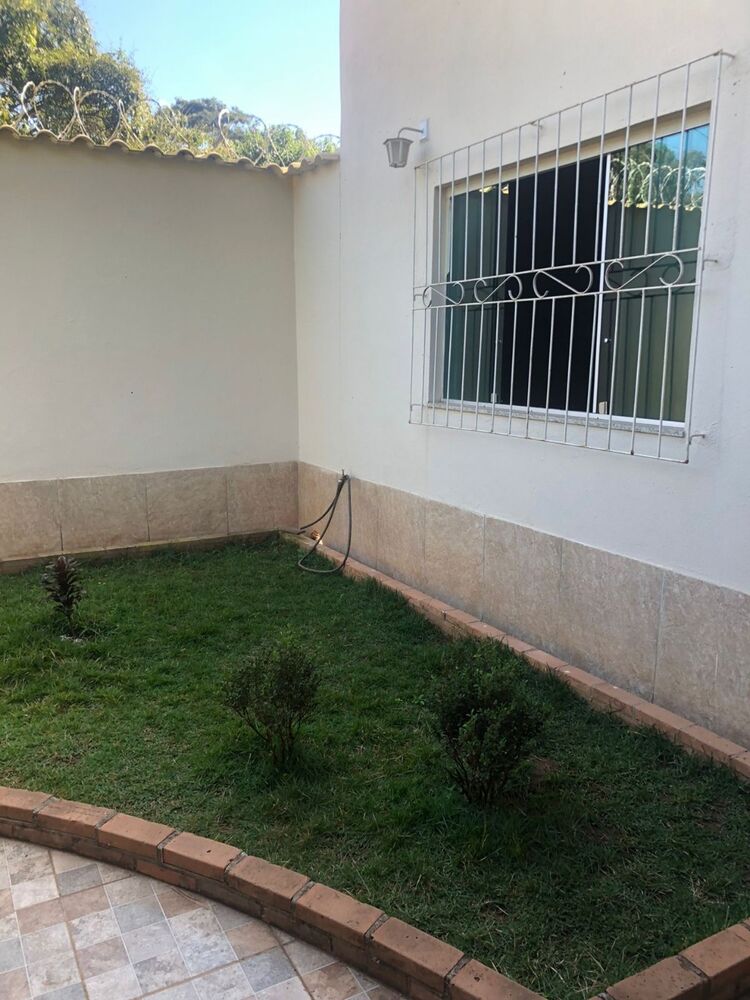 Casa à venda com 3 quartos - Foto 1
