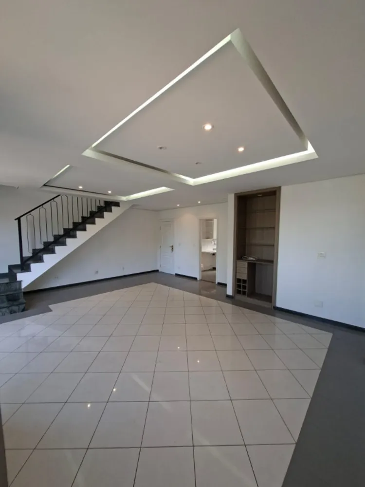 Cobertura, 3 quartos, 225 m² - Foto 2
