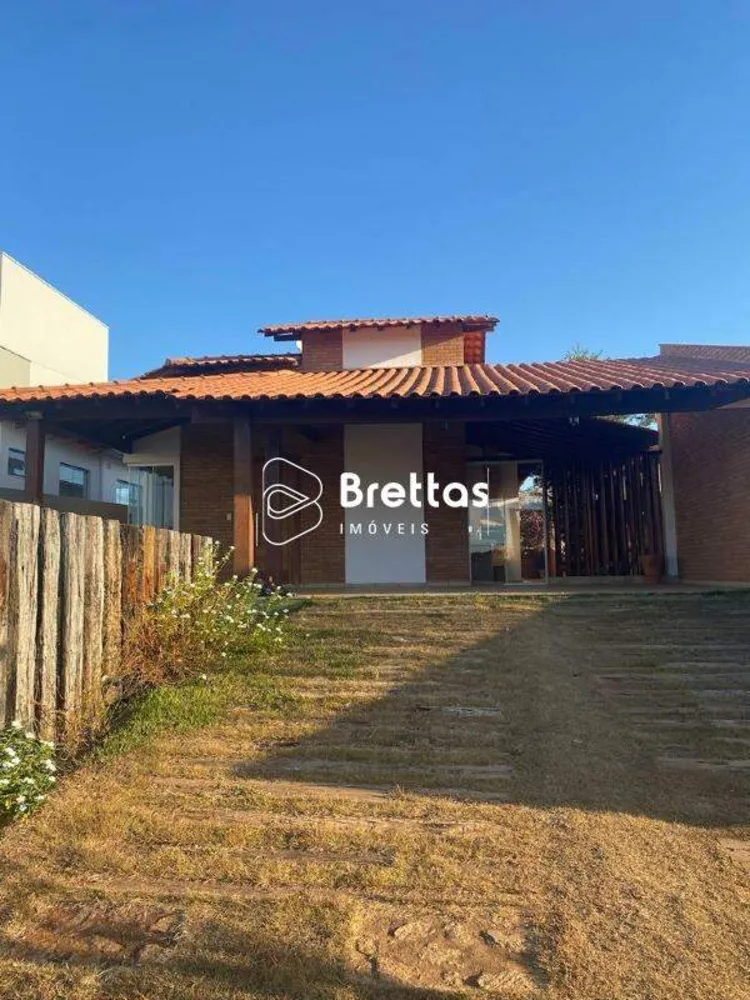 Casa, 3 quartos, 210 m² - Foto 1