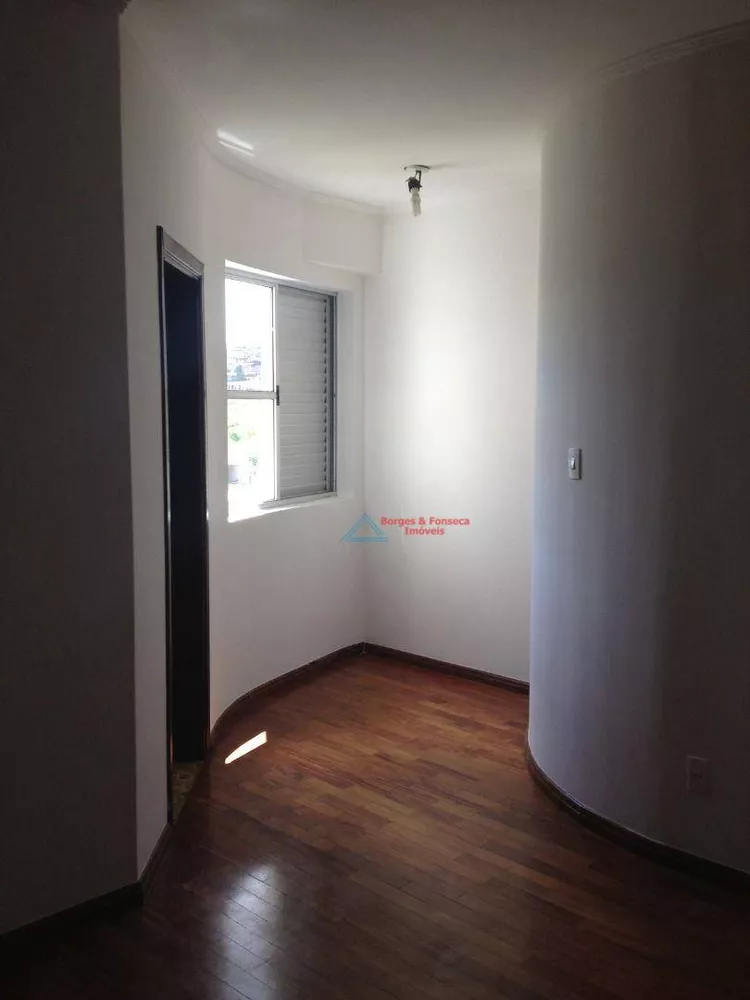 Apartamento à venda com 3 quartos, 30m² - Foto 13