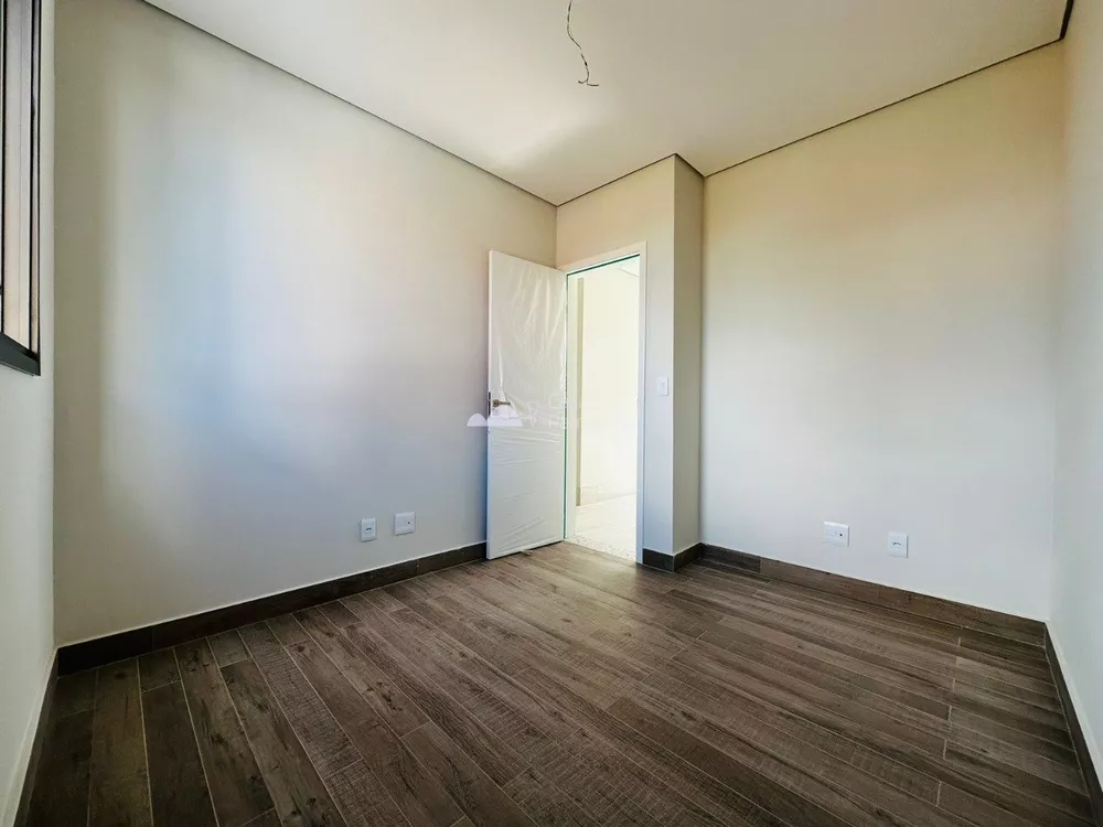 Apartamento à venda com 4 quartos, 180m² - Foto 6