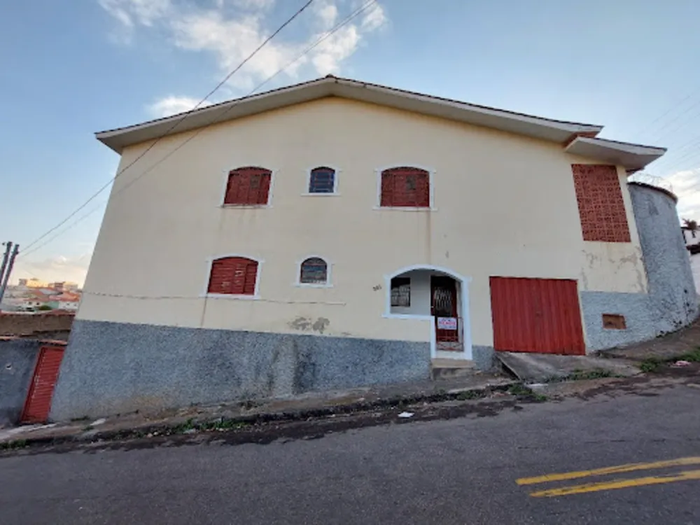 Casa, 3 quartos, 200 m² - Foto 1