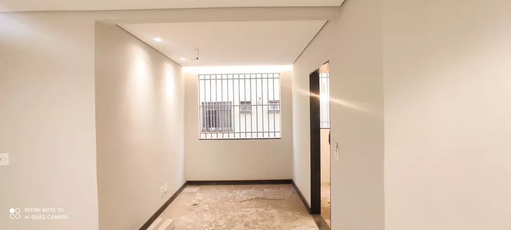 Apartamento à venda com 3 quartos, 65m² - Foto 2