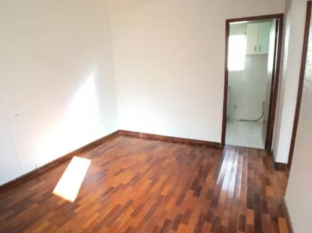 Apartamento à venda com 2 quartos, 60m² - Foto 2