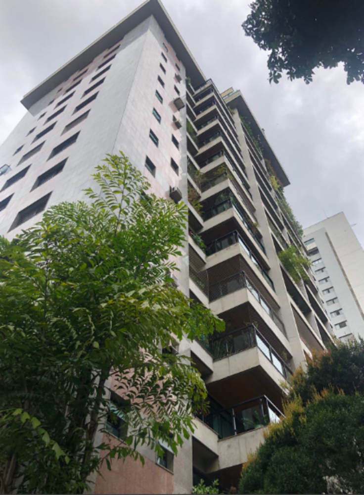 Apartamento à venda com 4 quartos, 260m² - Foto 1