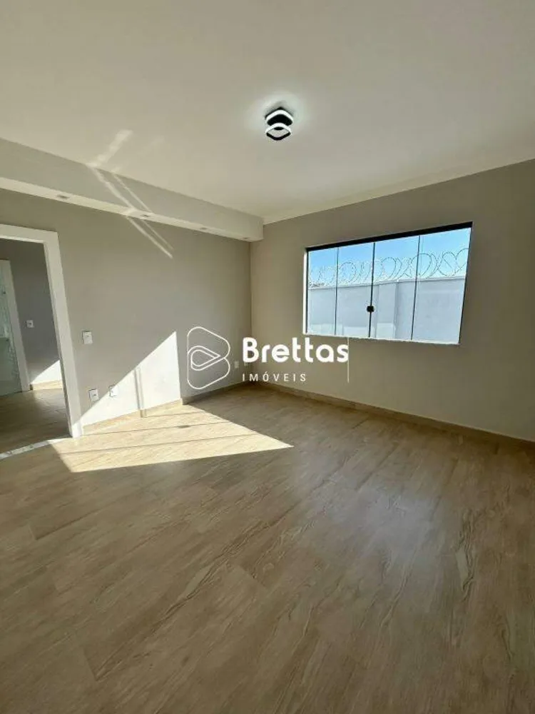 Casa, 3 quartos, 220 m² - Foto 2