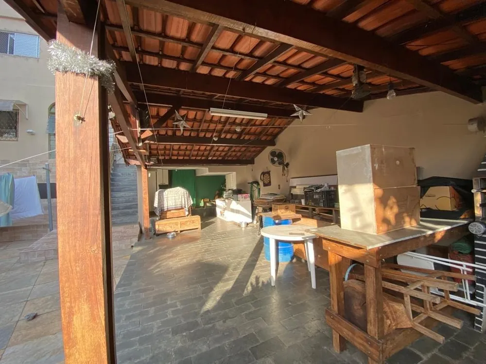 Casa, 5 quartos, 276 m² - Foto 1