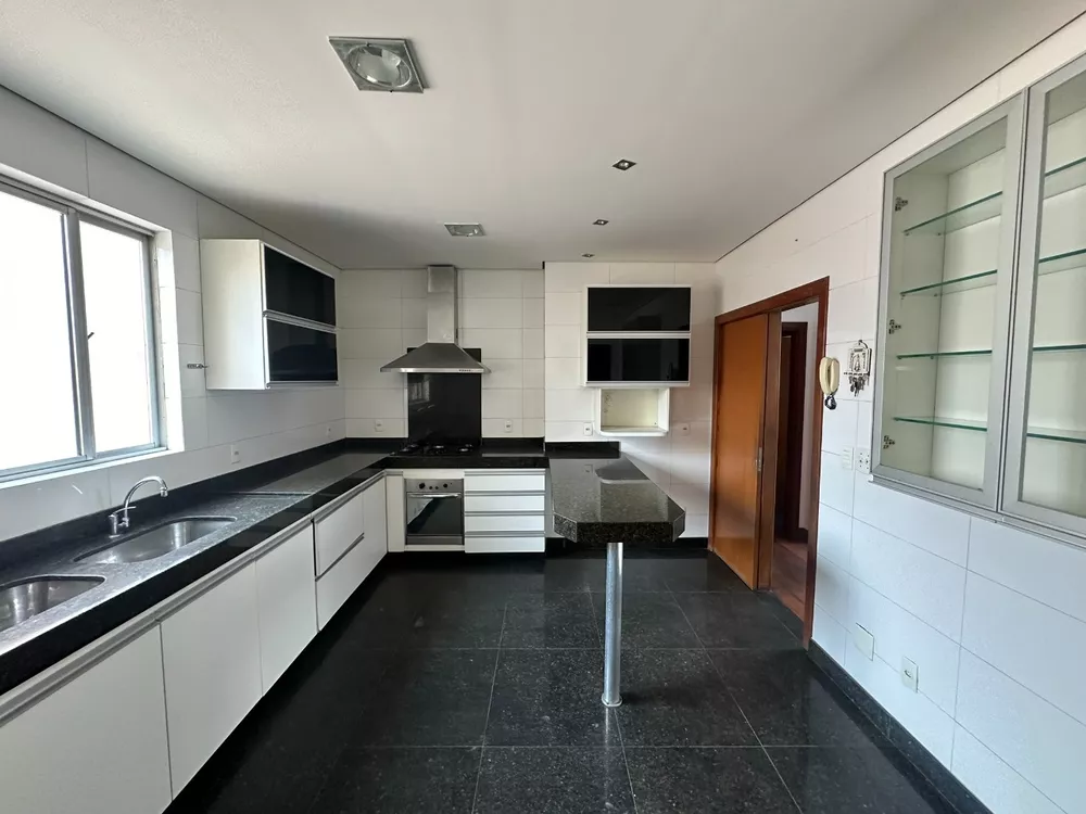 Apartamento para alugar com 4 quartos, 120m² - Foto 2