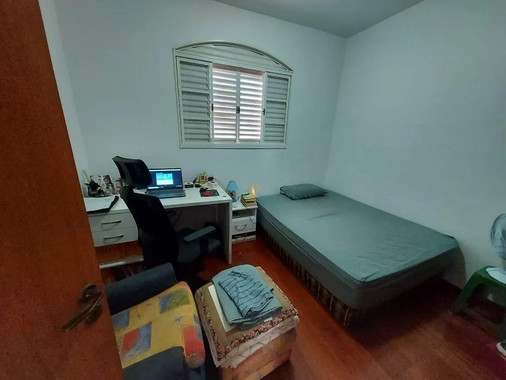 Casa, 4 quartos, 242 m² - Foto 4