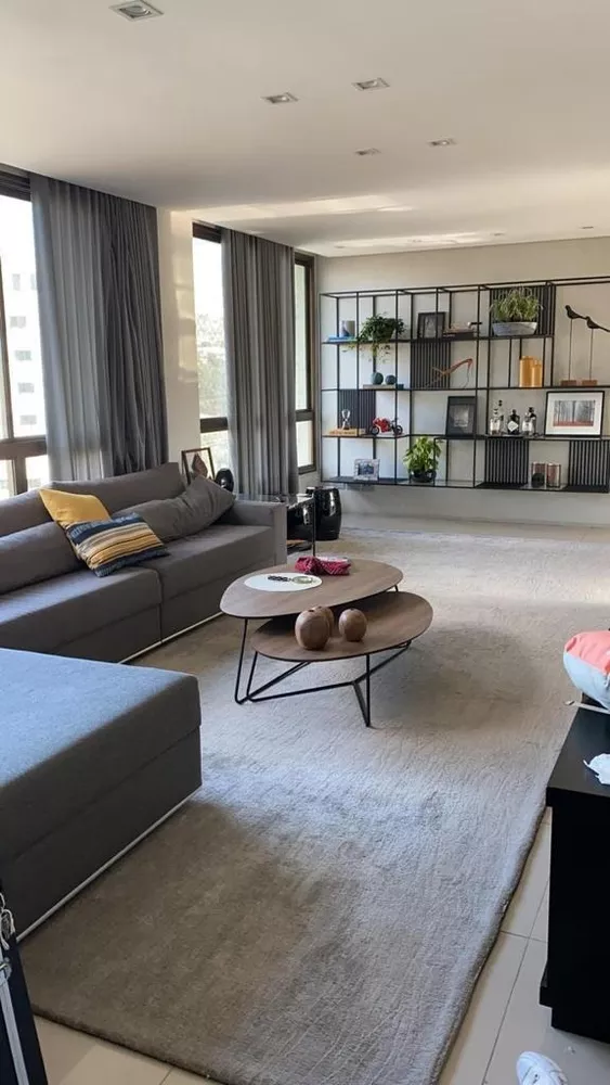 Apartamento à venda com 4 quartos, 156m² - Foto 2