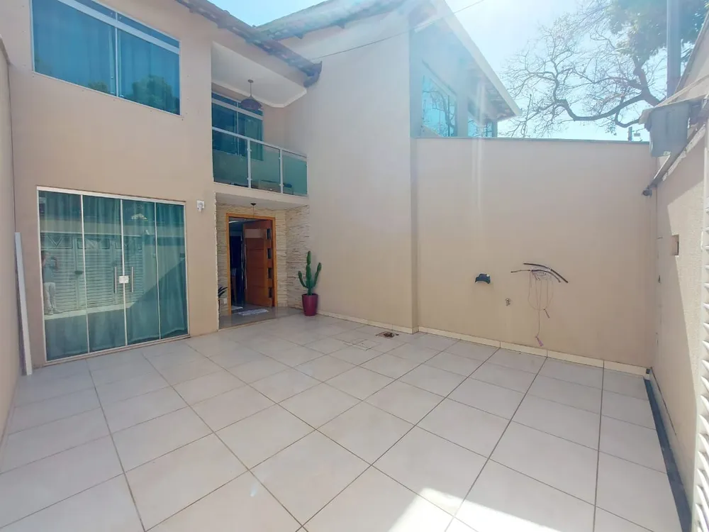 Casa, 3 quartos, 240 m² - Foto 1