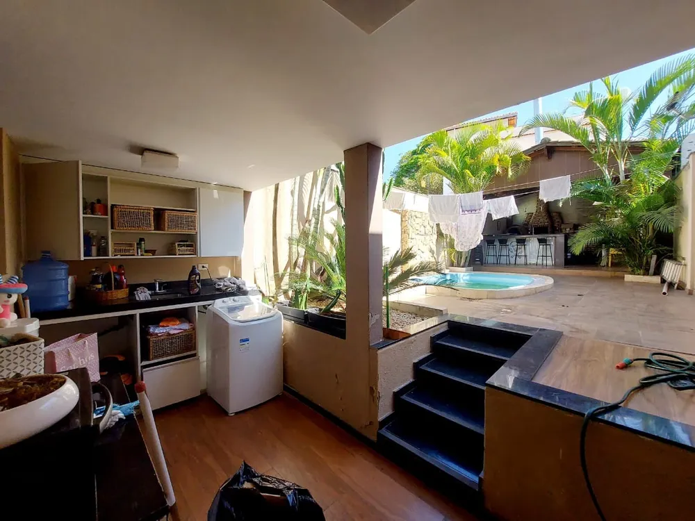Casa, 3 quartos, 240 m² - Foto 2