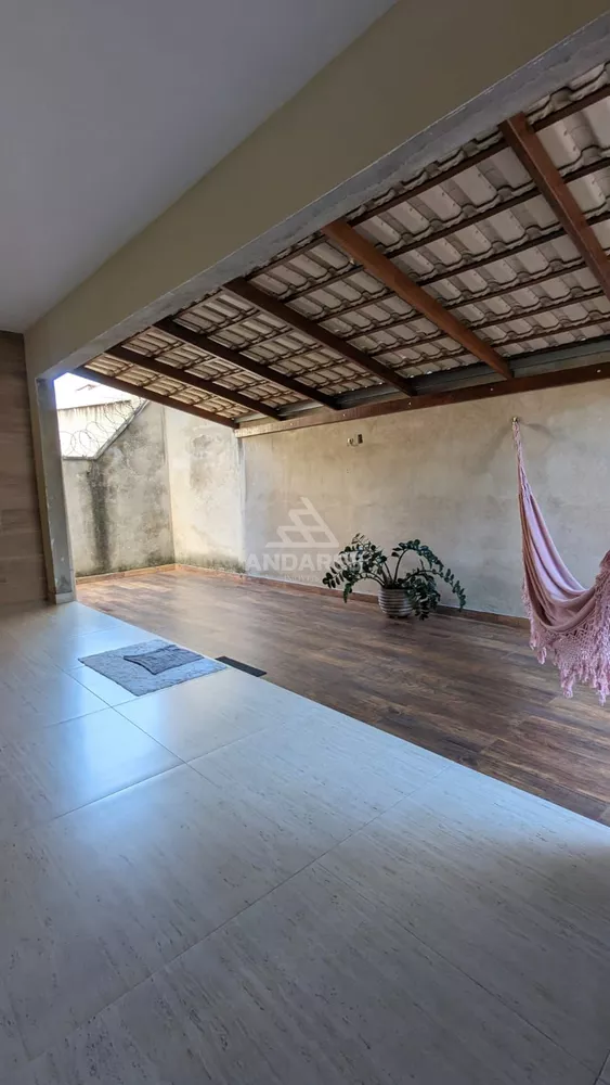 Casa à venda com 4 quartos, 240m² - Foto 4